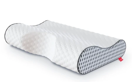 COMO CONTOUR POINT SPACE Kissen
